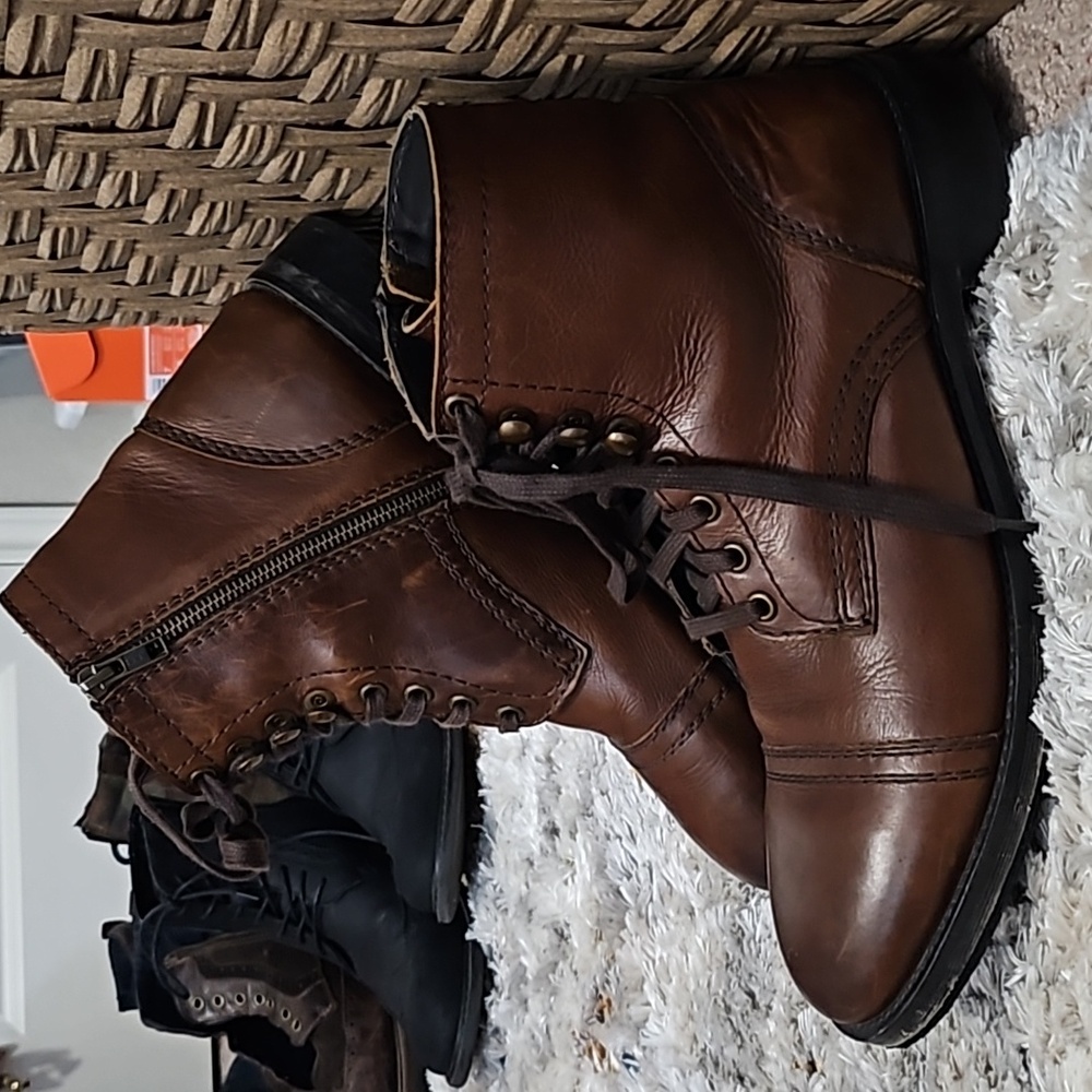 Steve Madden Boots in Cogniac